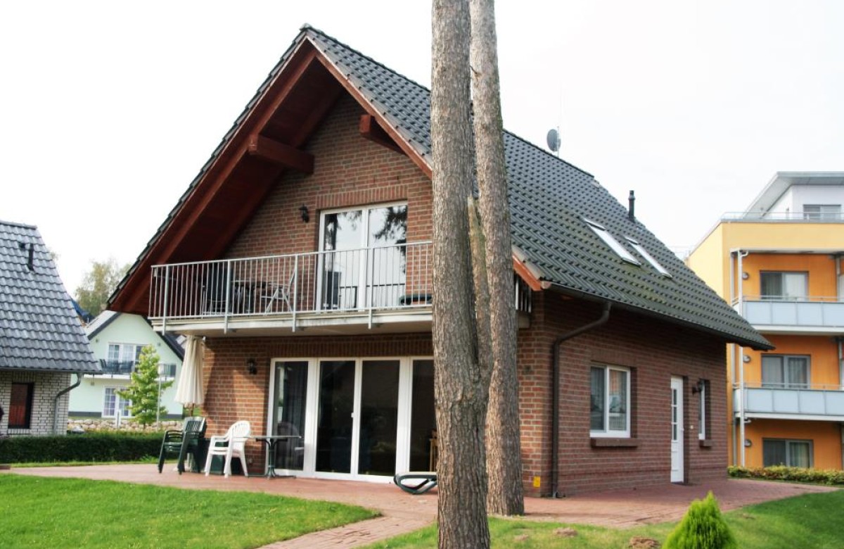 Fereinwohnung mit schöner Terrasse & kleinem Garten