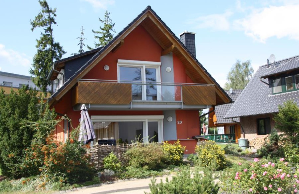 schöne Obergeschoss-Wohnung mit Seeblick