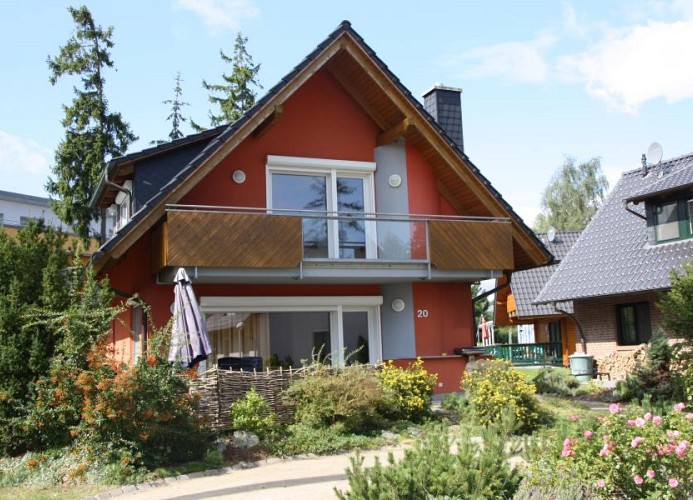 schöne Obergeschoss-Wohnung mit Seeblick